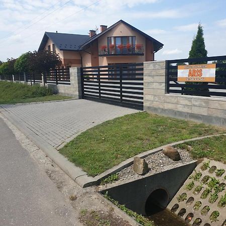 Aris Pokoje Goscinne Wojnicz Esterno foto
