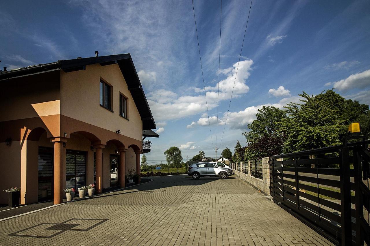 Aris Pokoje Goscinne Wojnicz Esterno foto